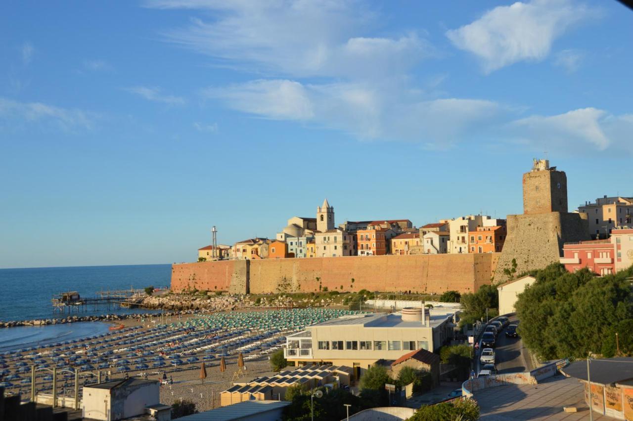 Le Volte Nel Borgo Apartment Termoli Bagian luar foto